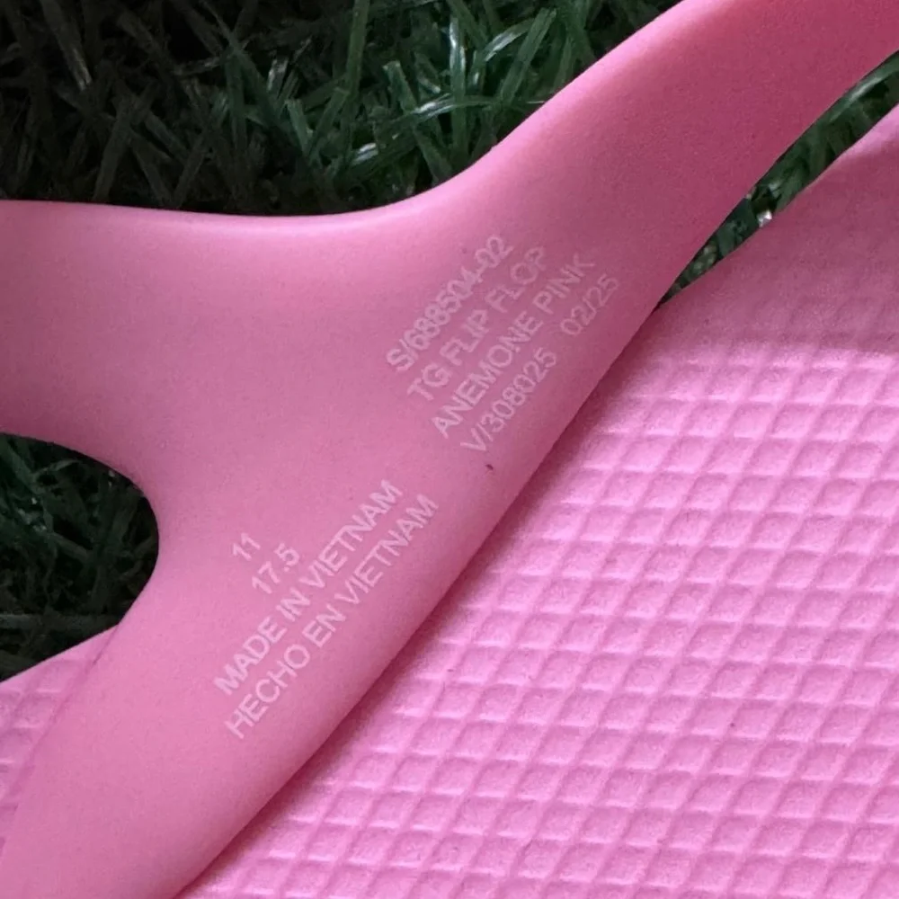 Old Navy‎ Stylish Pink Flip-Flops for Kids Size 11